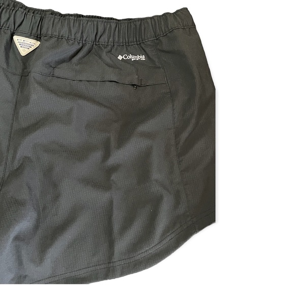 Columbia PFG • Gray|Navy Blue Shorts - Picture 12 of 13